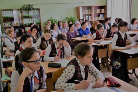 На базе Центра повышения квалификации ИРО в г. Вятские Поляны состоялись курсы учителей родного (нерусского) языка. 